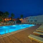 Hotel Ayma Beach 4*
