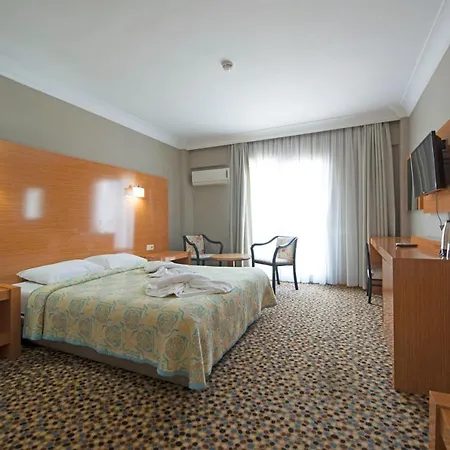 Hotel Ayma Beach 4*