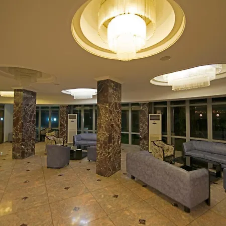 Ayma Beach كوشاداسيه