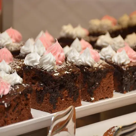 Ayma Beach فندق كوشاداسيه